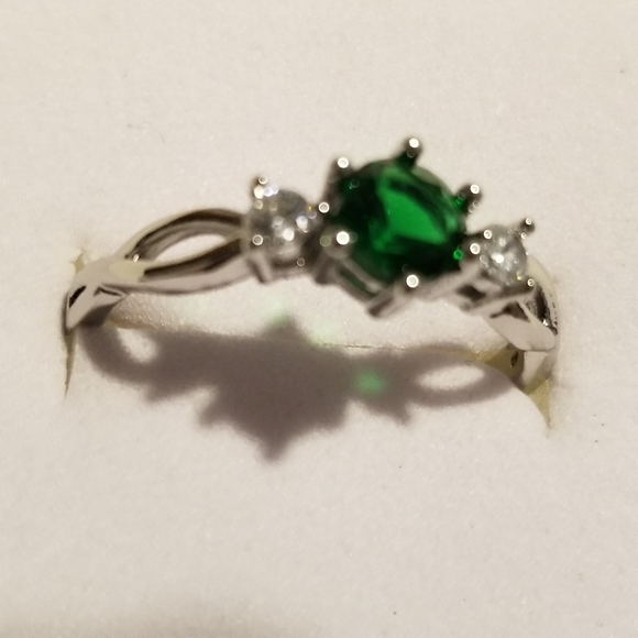 (3 for $25)Bubbly Belle Simulated Emerald Ring - Picture 2 of 4